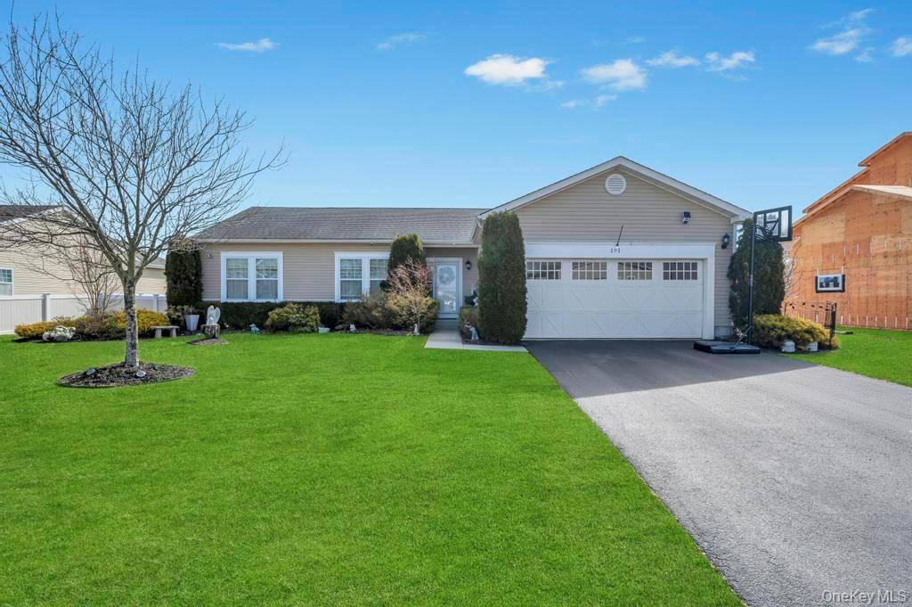 191 Flower RD, Shirley, NY 11967