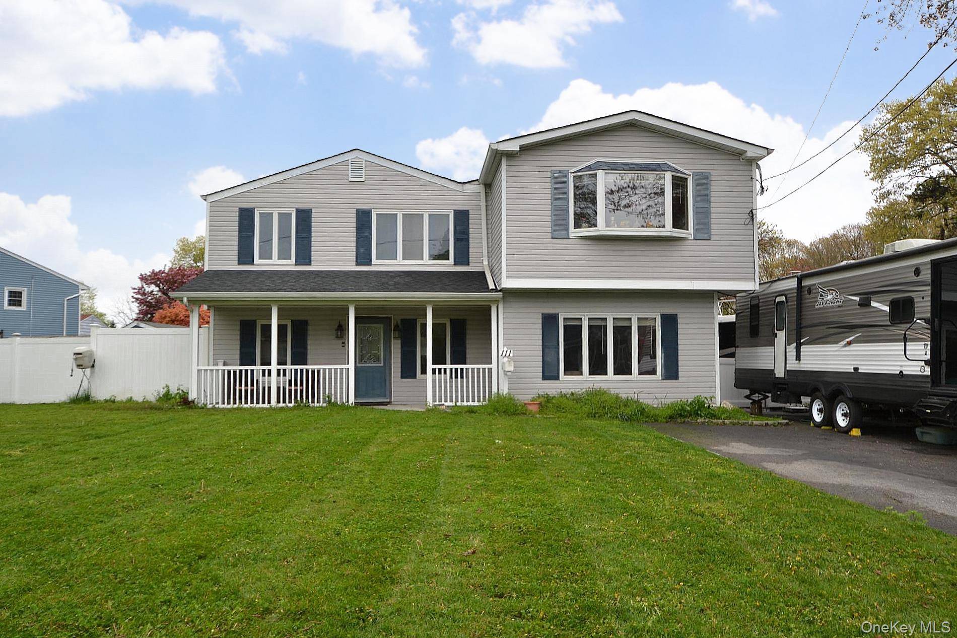 111 Fuller AVE, Islip, NY 11751