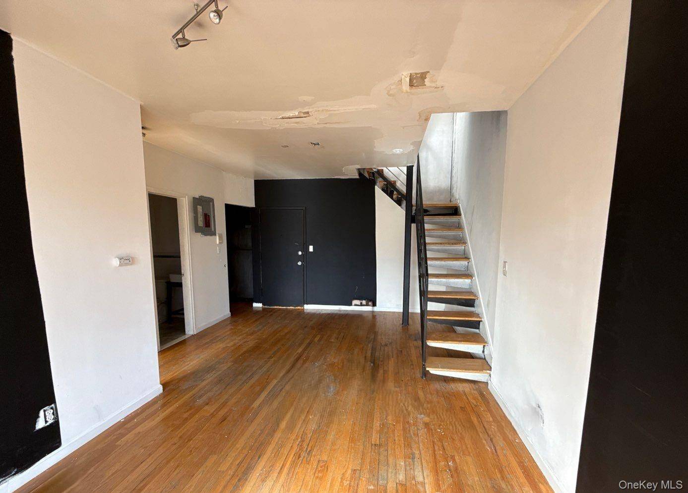 175-28 89th AVE #C, Jamaica, NY 11432