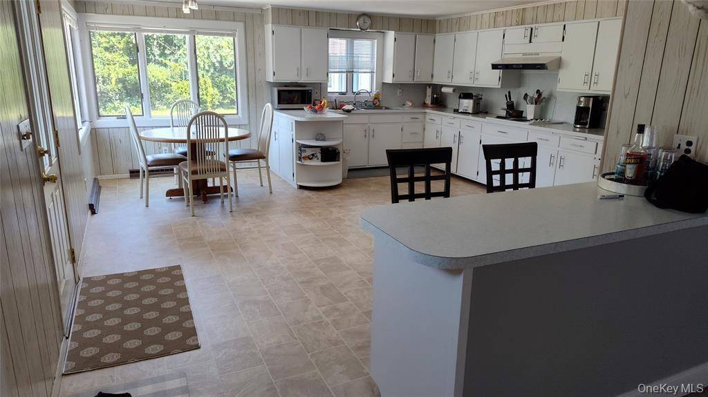 1 Washington AVE, Hampton Bays, NY 11946