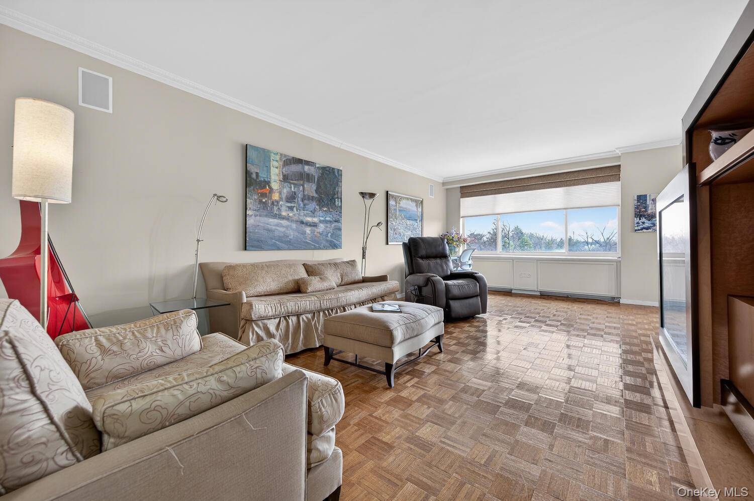 100 Hilton AVE #601, Garden City, NY 11530