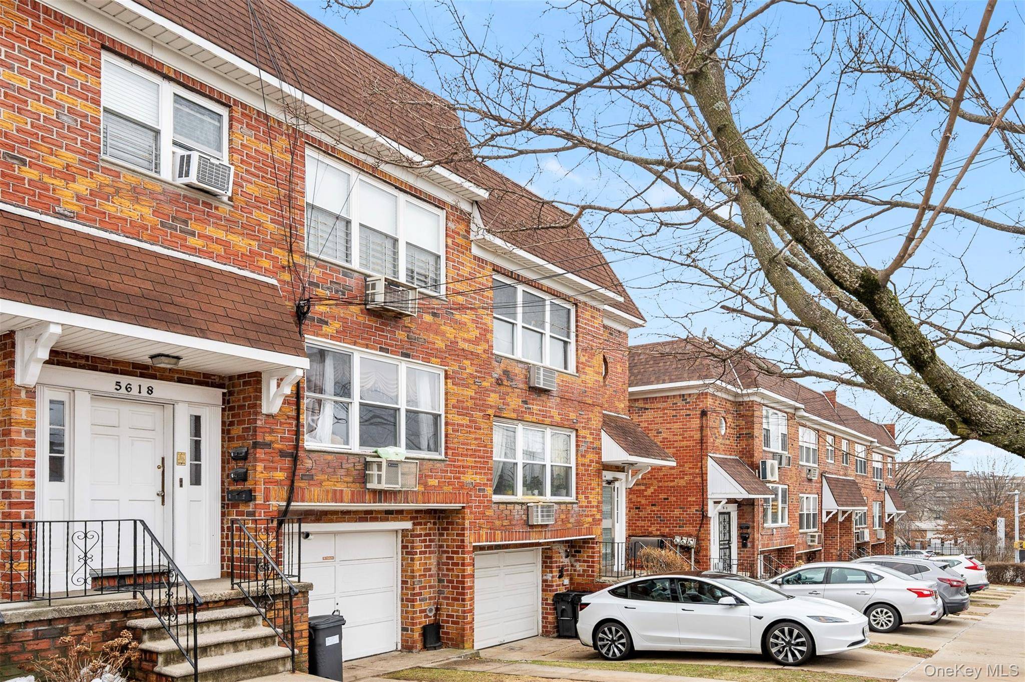 56-18 Cloverdale BLVD, Bayside, NY 11364