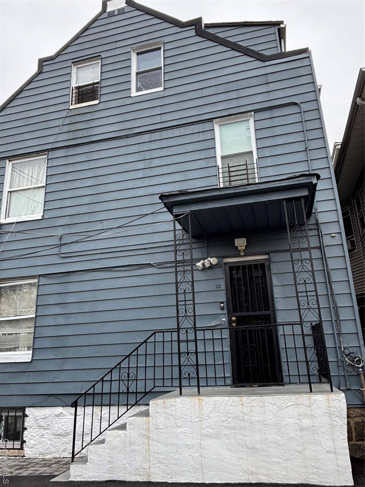 302 S 5th AVE, Mount Vernon, NY 10550