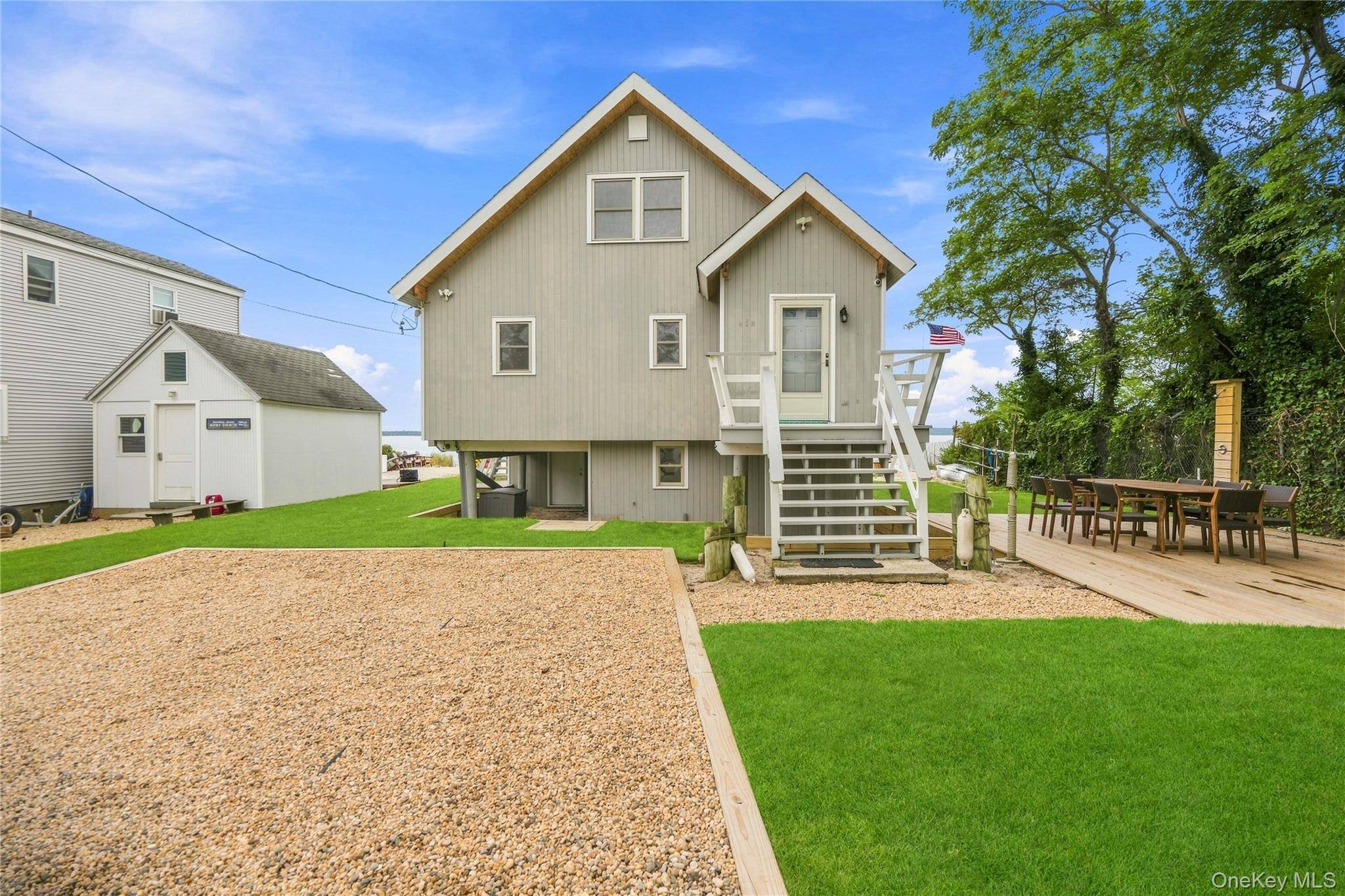 23 Scallop LN, South Jamesport, NY 11970