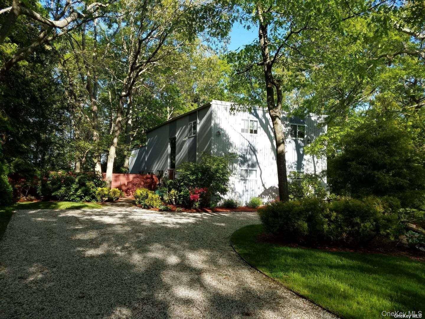 73 Spinney RD, East Quogue, NY 11942