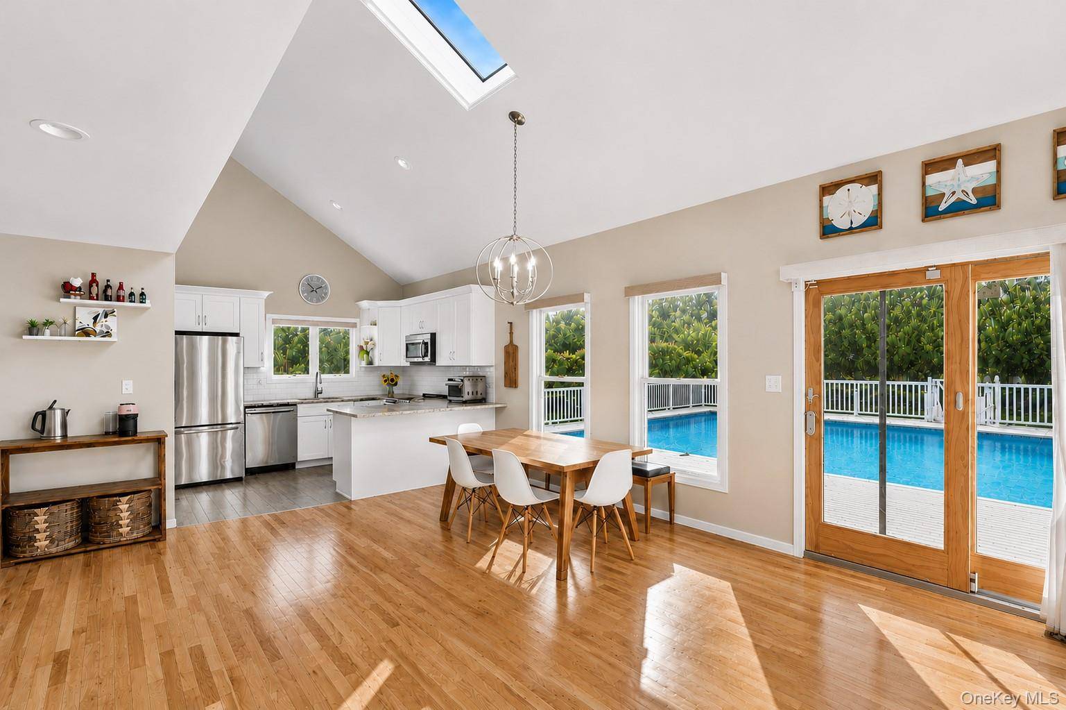39 Tanners Neck LN, Westhampton, NY 11977