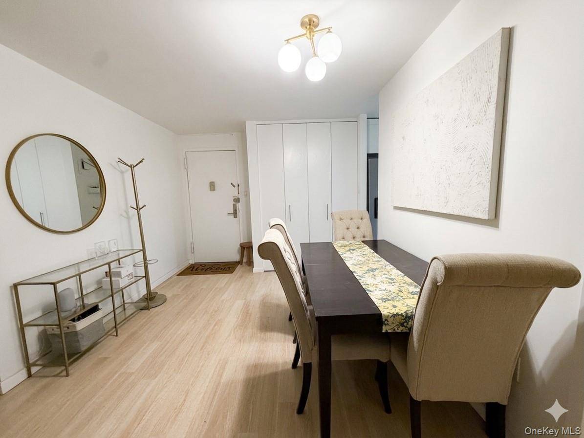 77 Fulton ST #6F, New York (manhattan), NY 10038
