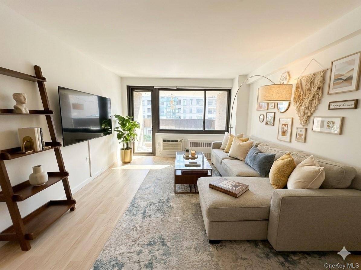 77 Fulton ST #6F, New York (manhattan), NY 10038