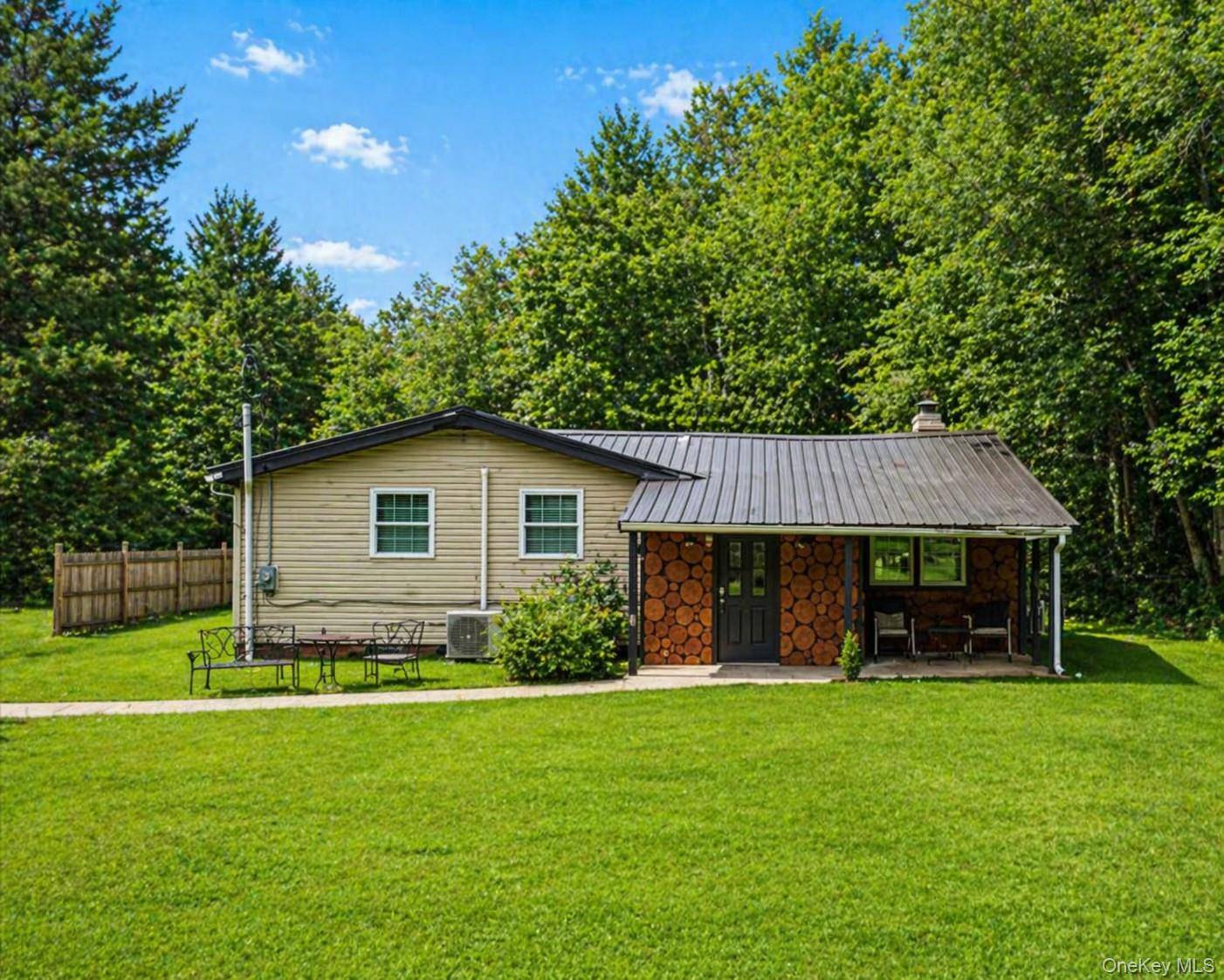 9 Brophy RD, Hurleyville, NY 12747