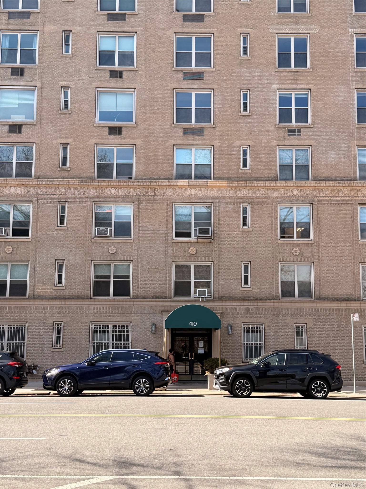 410 Central Park #1F, New York (manhattan), NY 10025