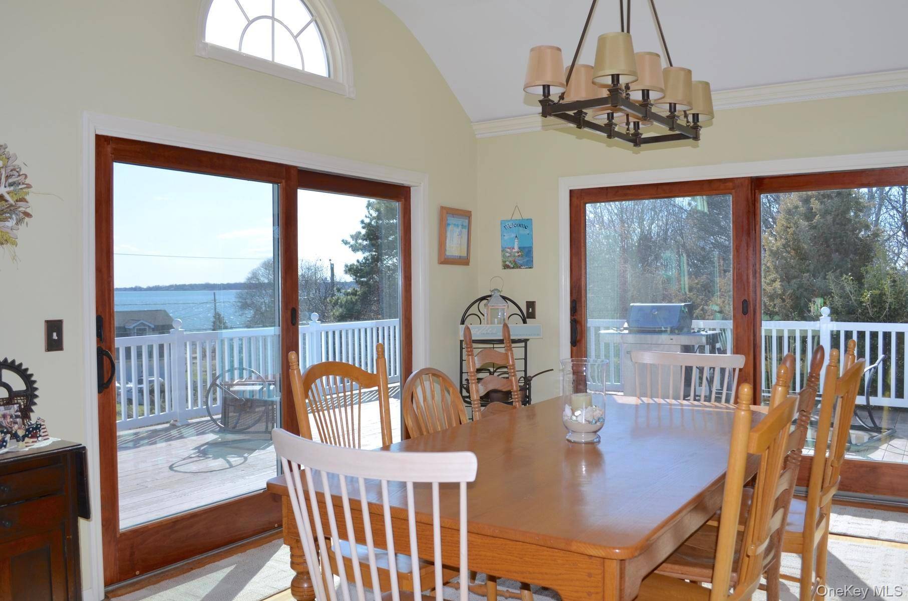 16 Grant BLVD, Hampton Bays, NY 11946