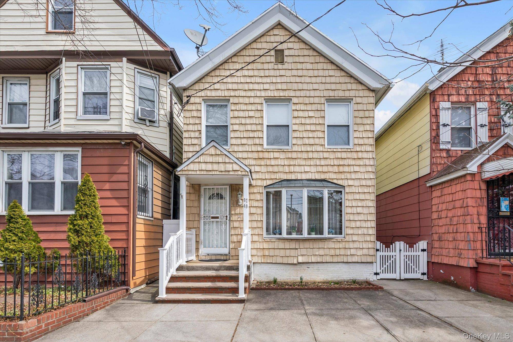 87-49 110th ST, Richmond Hill, NY 11418