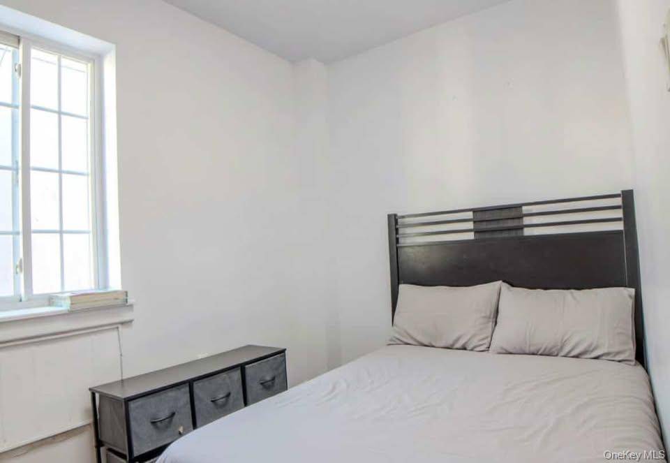 89-27 172nd ST, Jamaica, NY 11432