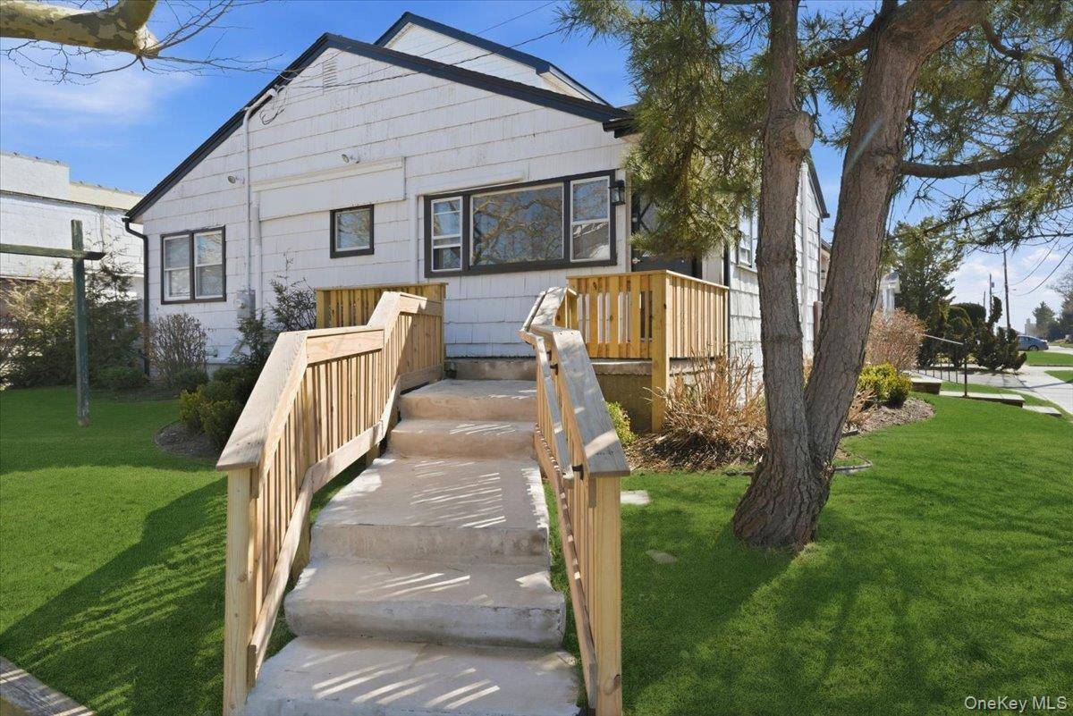 1895 Park ST, Atlantic Beach, NY 11509