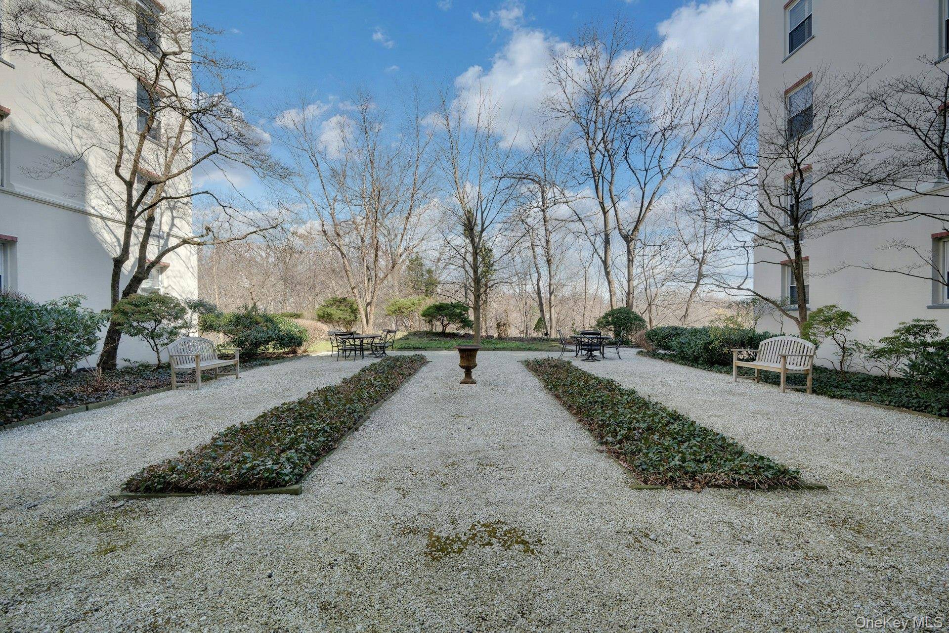 1 Stoneleigh PLZ #1T, Bronxville, NY 10708