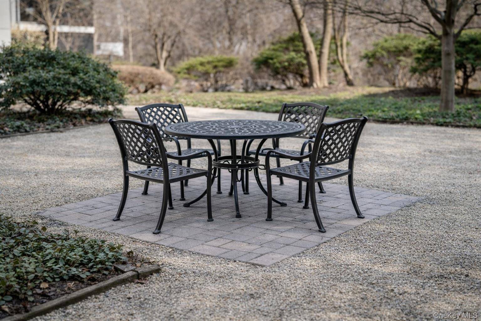 1 Stoneleigh PLZ #1T, Bronxville, NY 10708