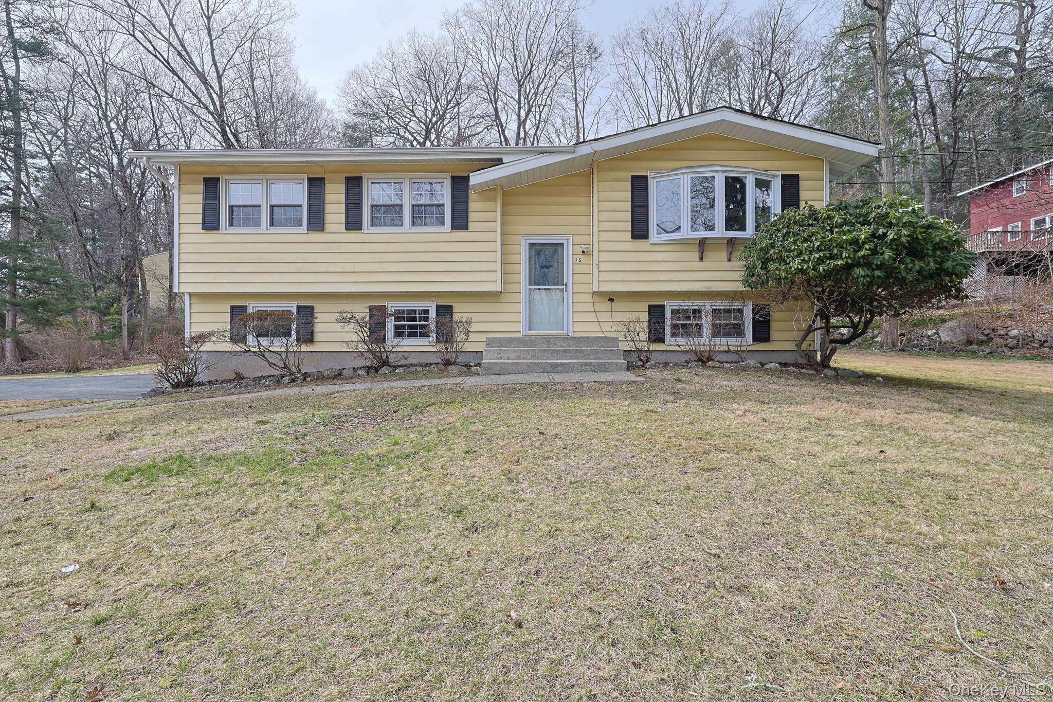 15 Nursery RD, Tuxedo Park, NY 10987
