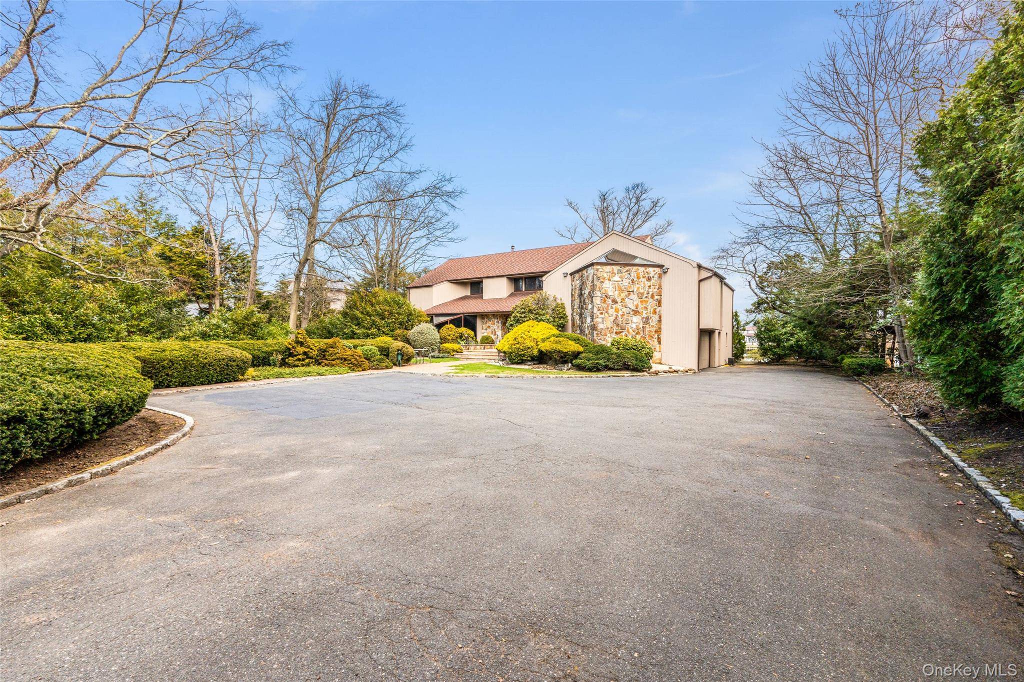 214 Cedar AVE, Hewlett Bay Park, NY 11557