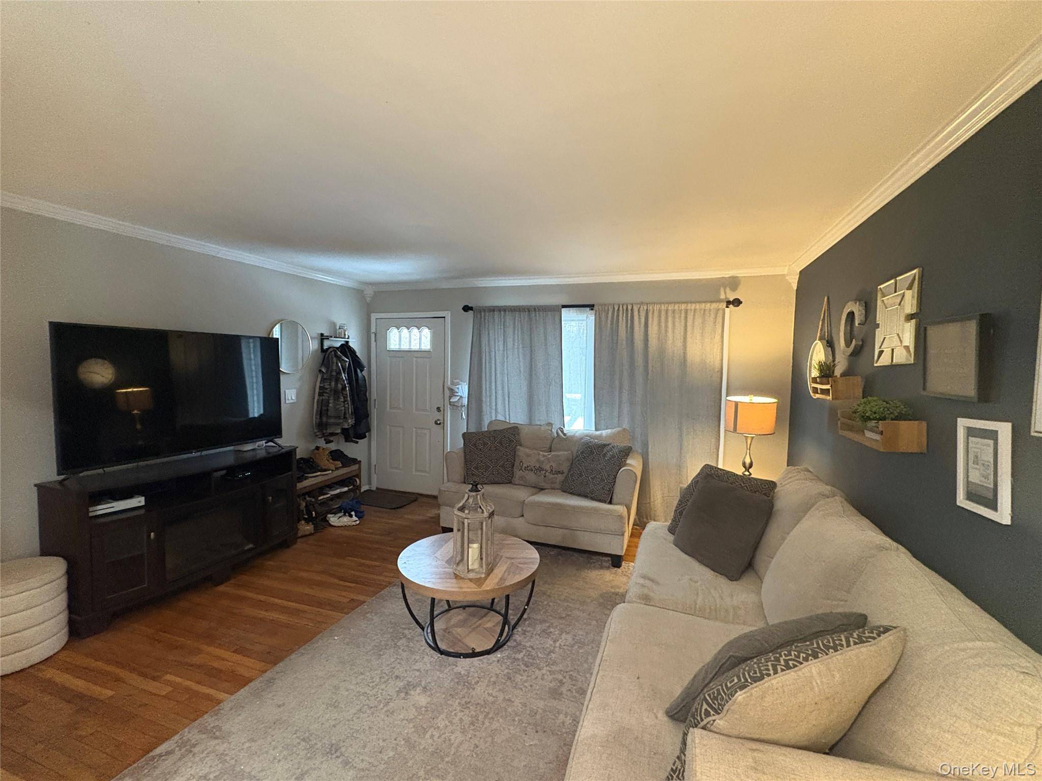 4429 Express DR, Ronkonkoma, NY 11779