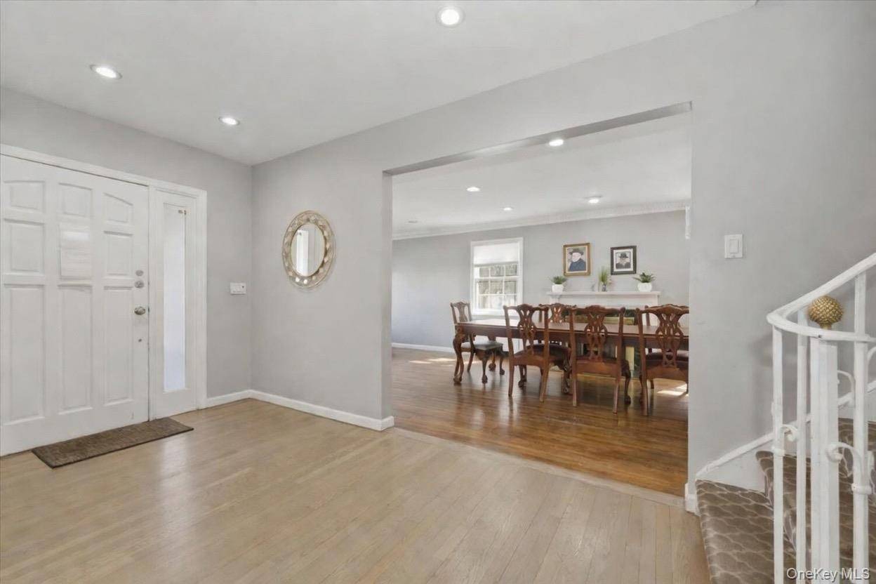 373 Northfield RD, Woodmere, NY 11598