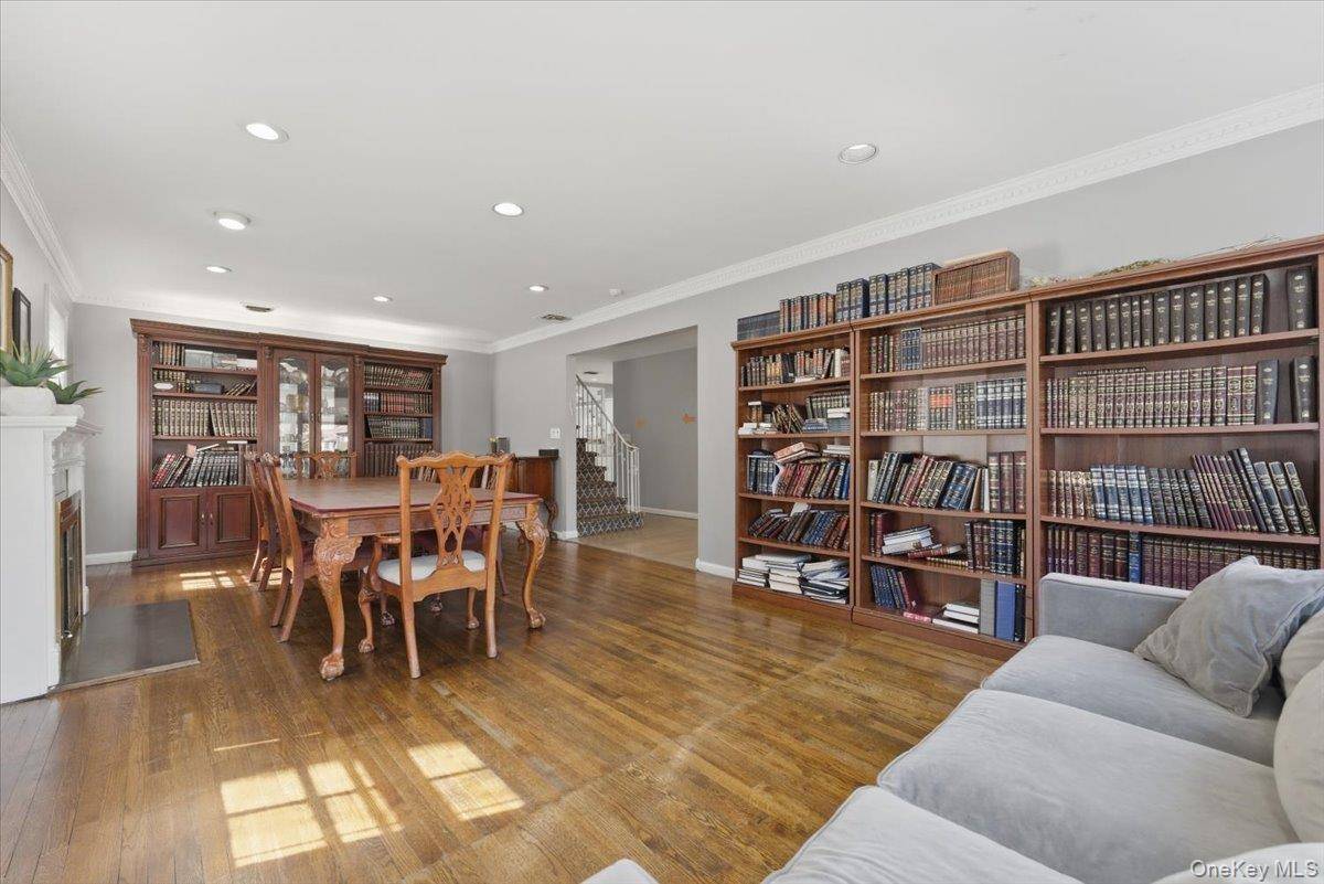 373 Northfield RD, Woodmere, NY 11598