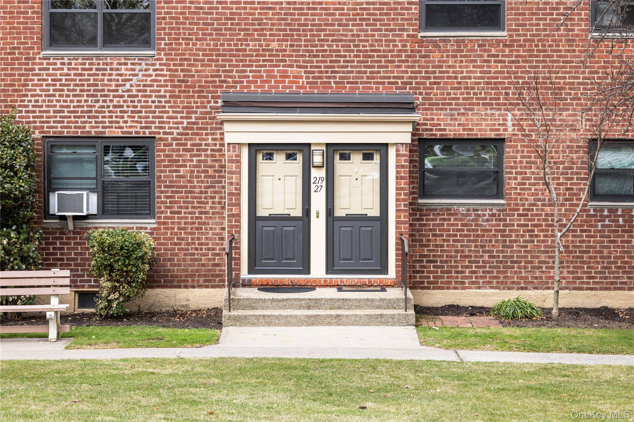 219-27 75th AVE ##2, Bayside, NY 11364