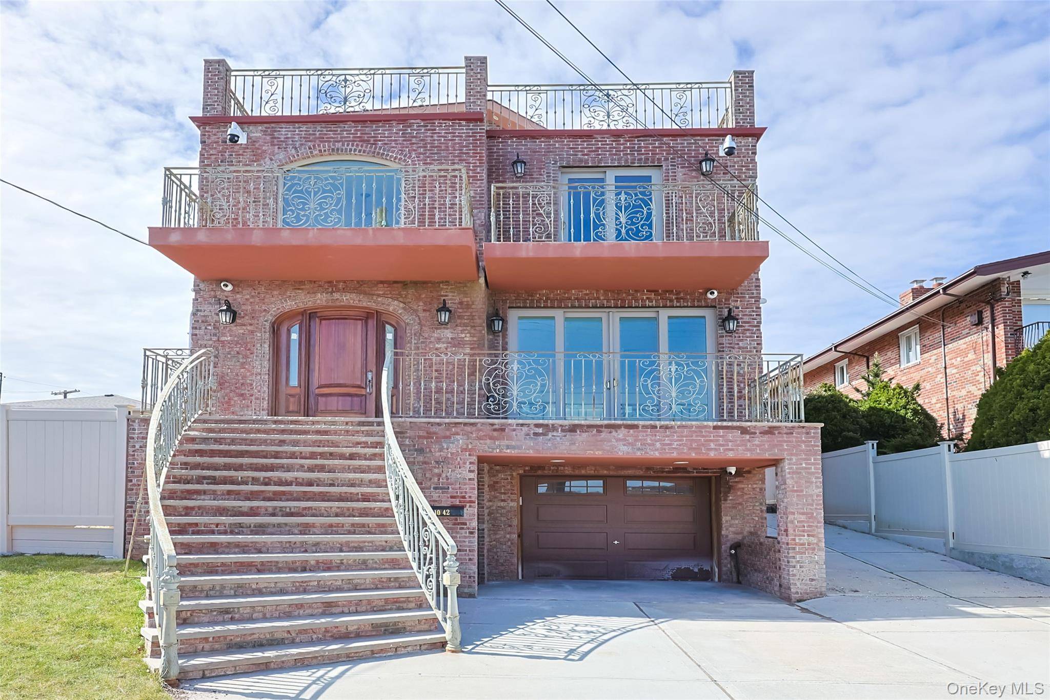 10-42 Utopia Pkwy, Beechhurst, NY 11357