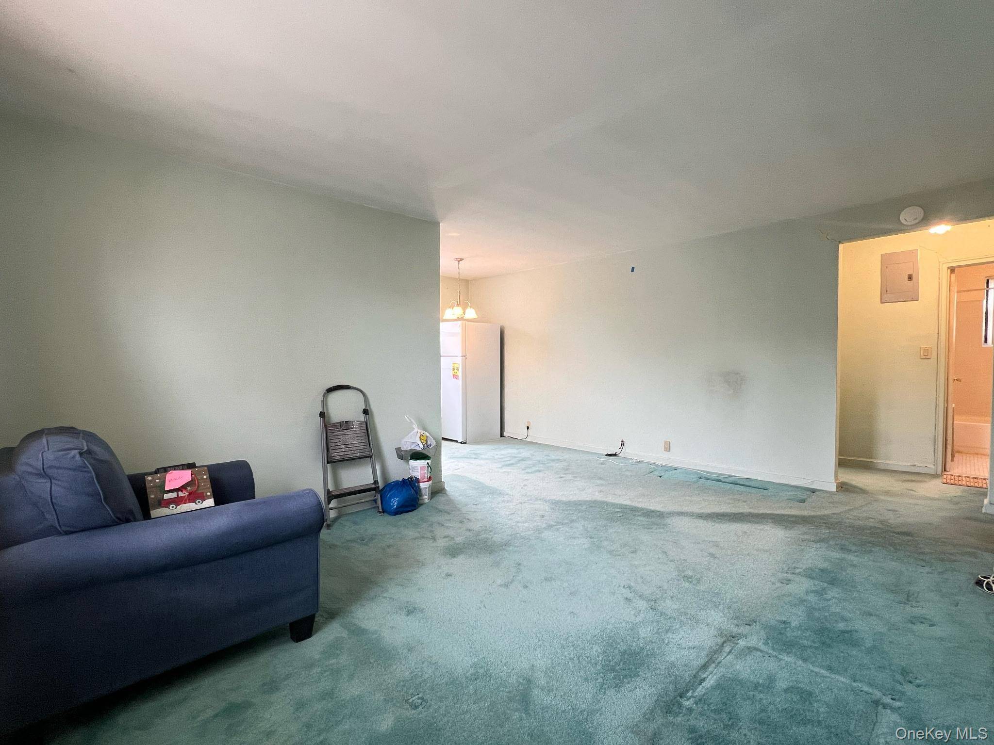 19617 73rd AVE #2nd FL, Fresh Meadows, NY 11365