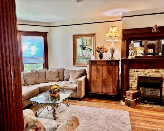 761 E Main ST, Riverhead, NY 11901
