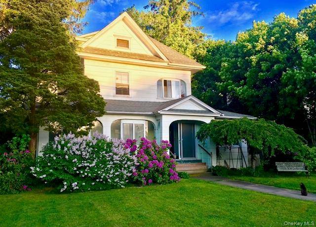 761 E Main ST, Riverhead, NY 11901