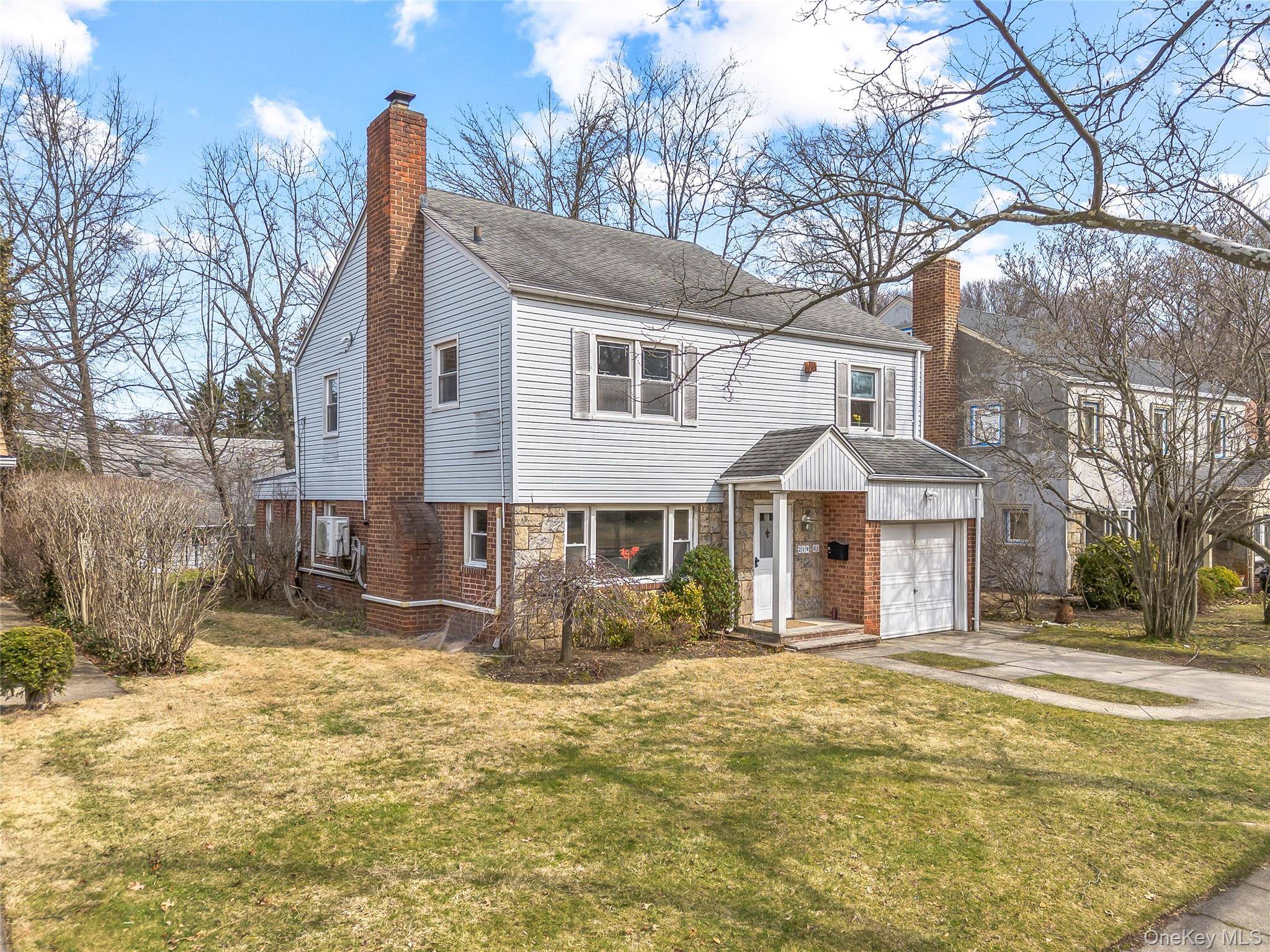 219-01 82nd AVE, Queens Village, NY 11427