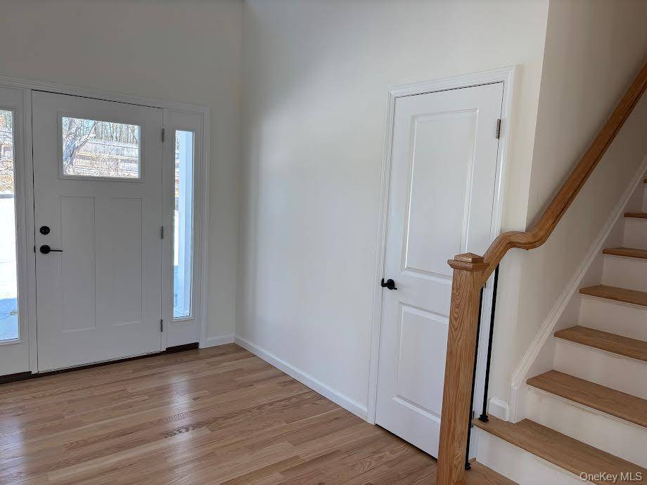 3 Rosewood LN, Salisbury Mills, NY 12577