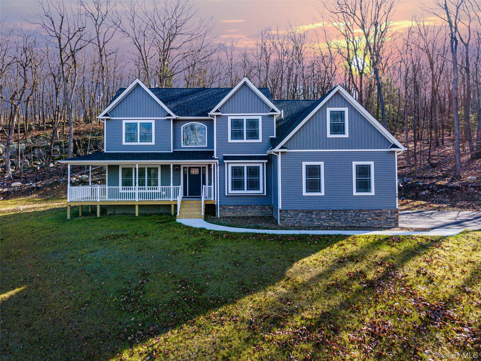 1 Rosewood LN, Salisbury Mills, NY 12577