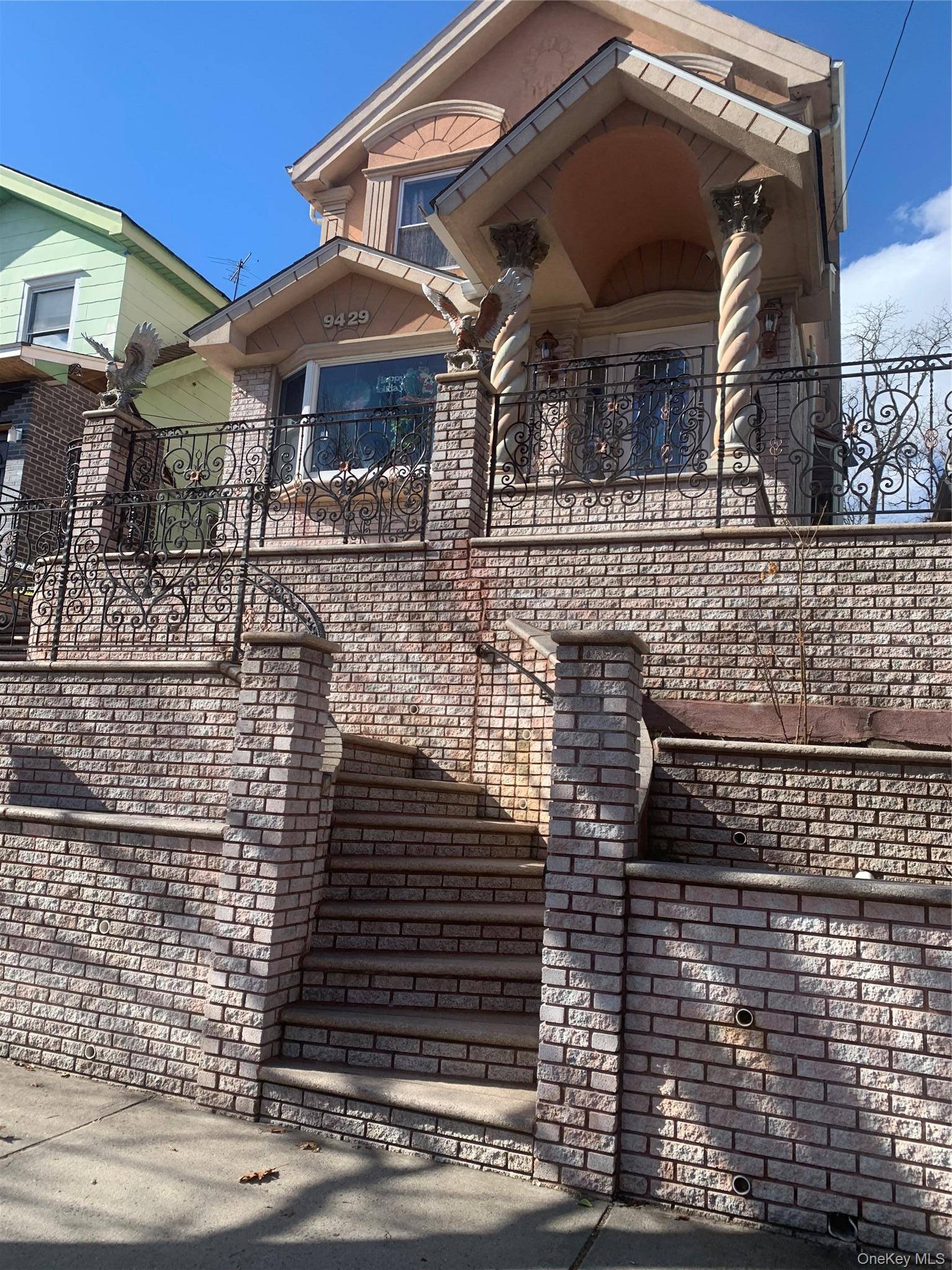 9429 Park LN, Woodhaven, NY 11421