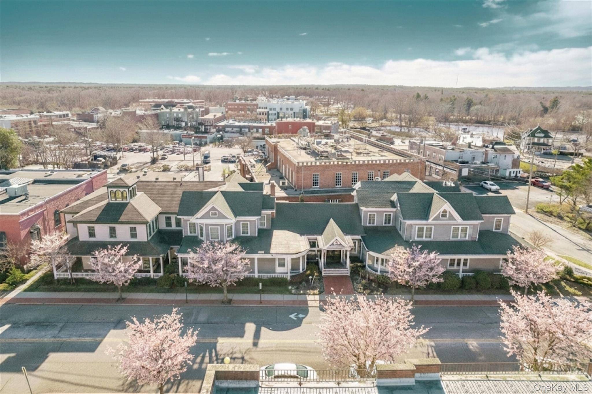 33 W 2nd ST, Riverhead, NY 11901