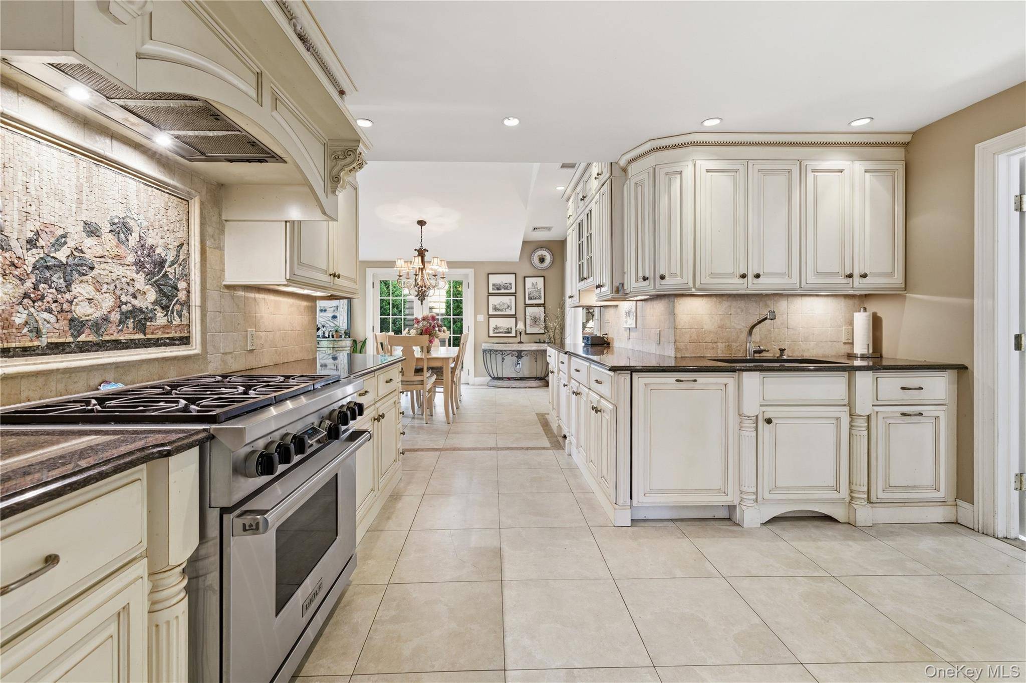 33 Greenbriar DR, Chappaqua, NY 10514