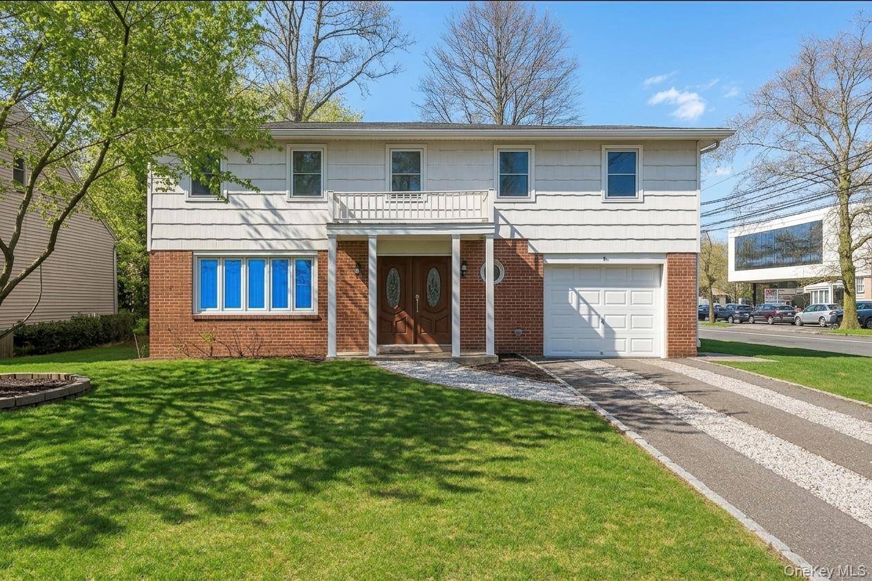2 Pickwood LN, Great Neck, NY 11024