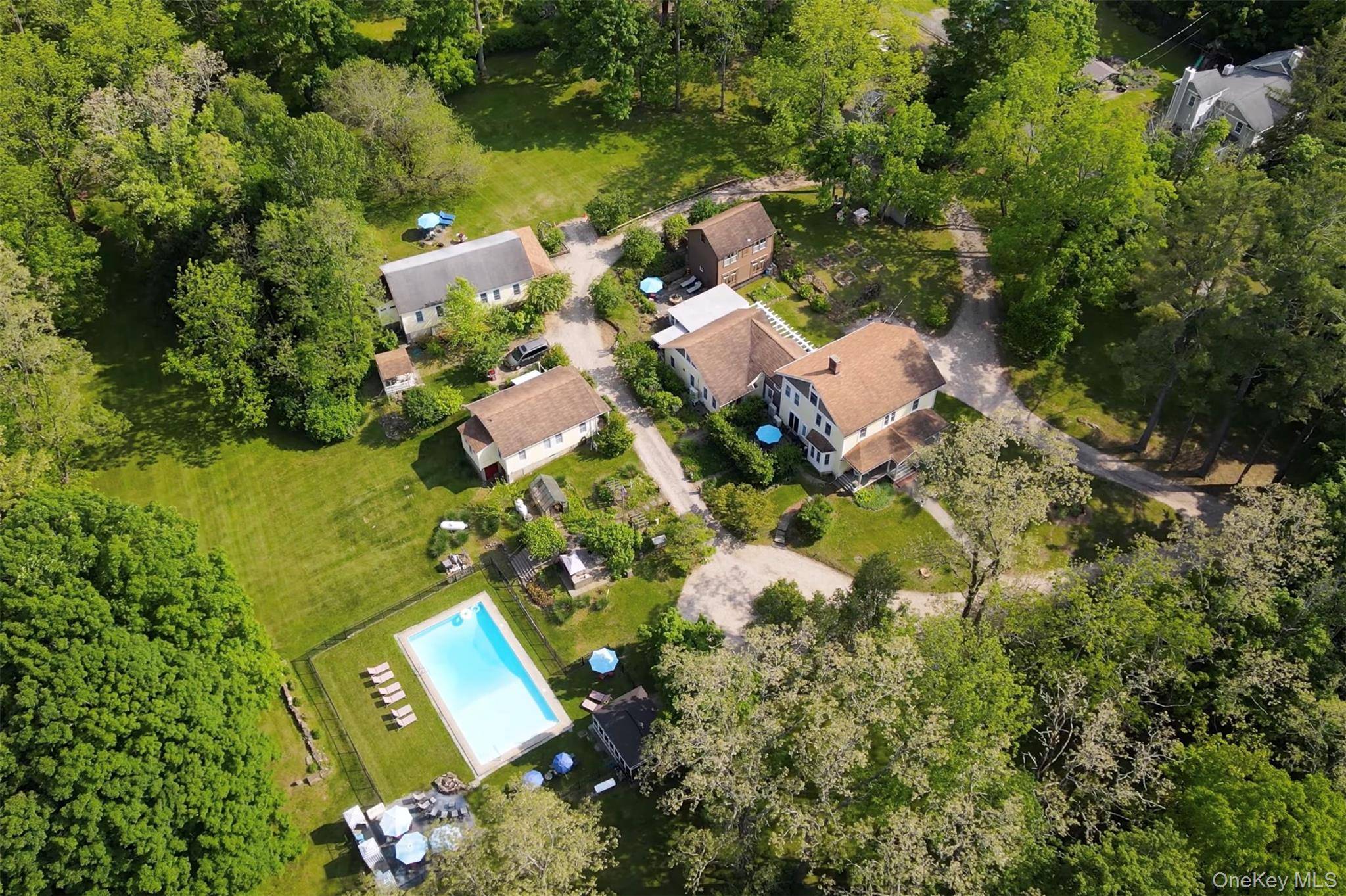 18 Stagecoach LN, Amenia, NY 12501