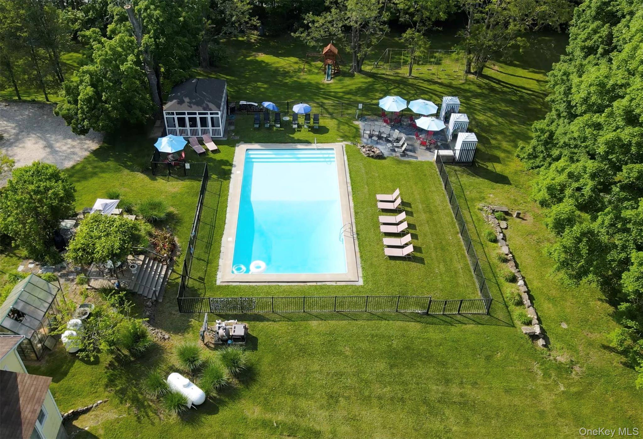 18 Stagecoach LN, Amenia, NY 12501