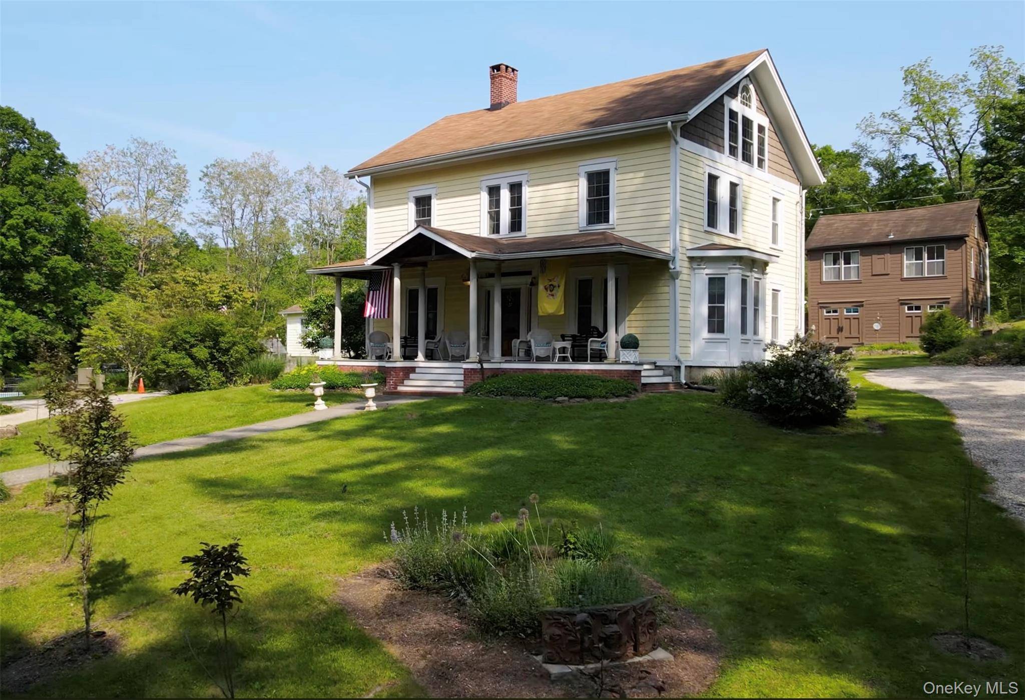 18 Stagecoach LN, Amenia, NY 12501