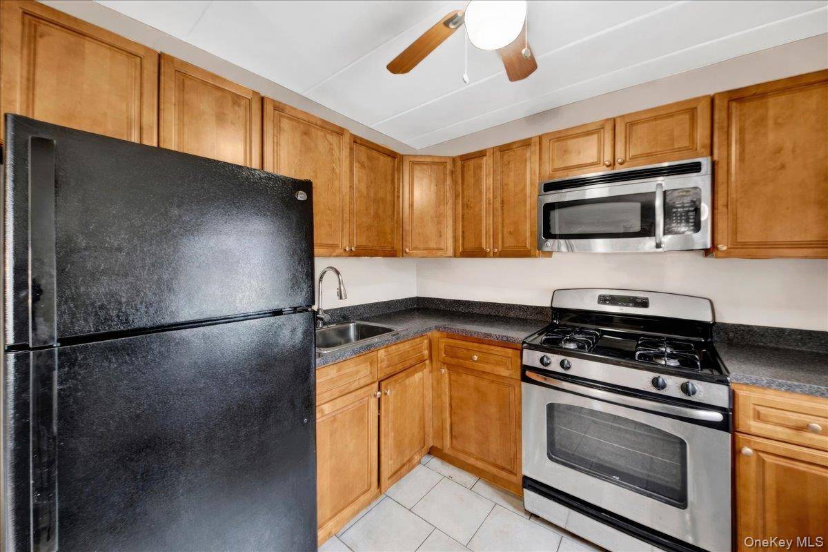 2035 Central Park #3G, Yonkers, NY 10710