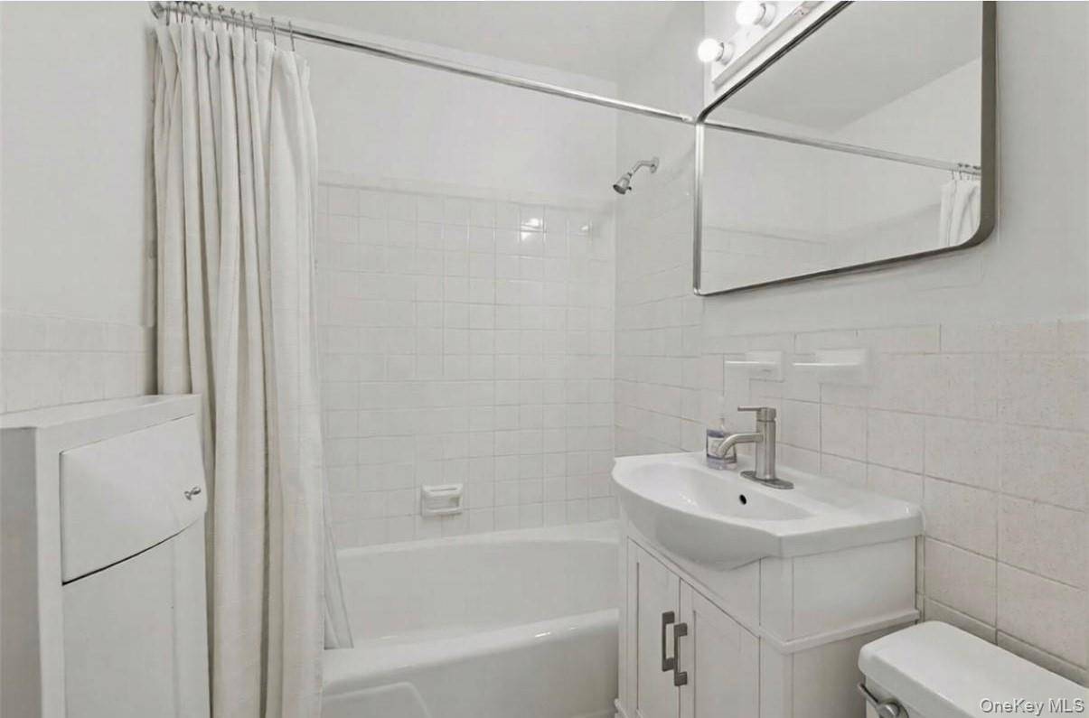 165 W 66th ST #2L, New York (manhattan), NY 10023