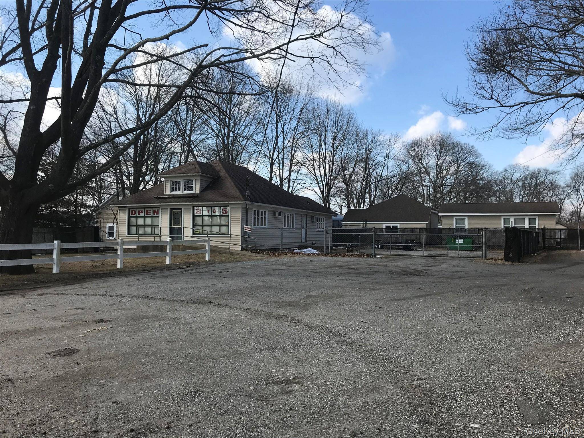 1115 Montauk HWY, East Patchogue, NY 11772