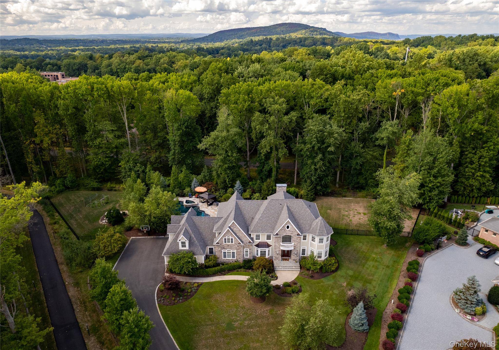 14 Kopac LN, Palisades, NY 10964