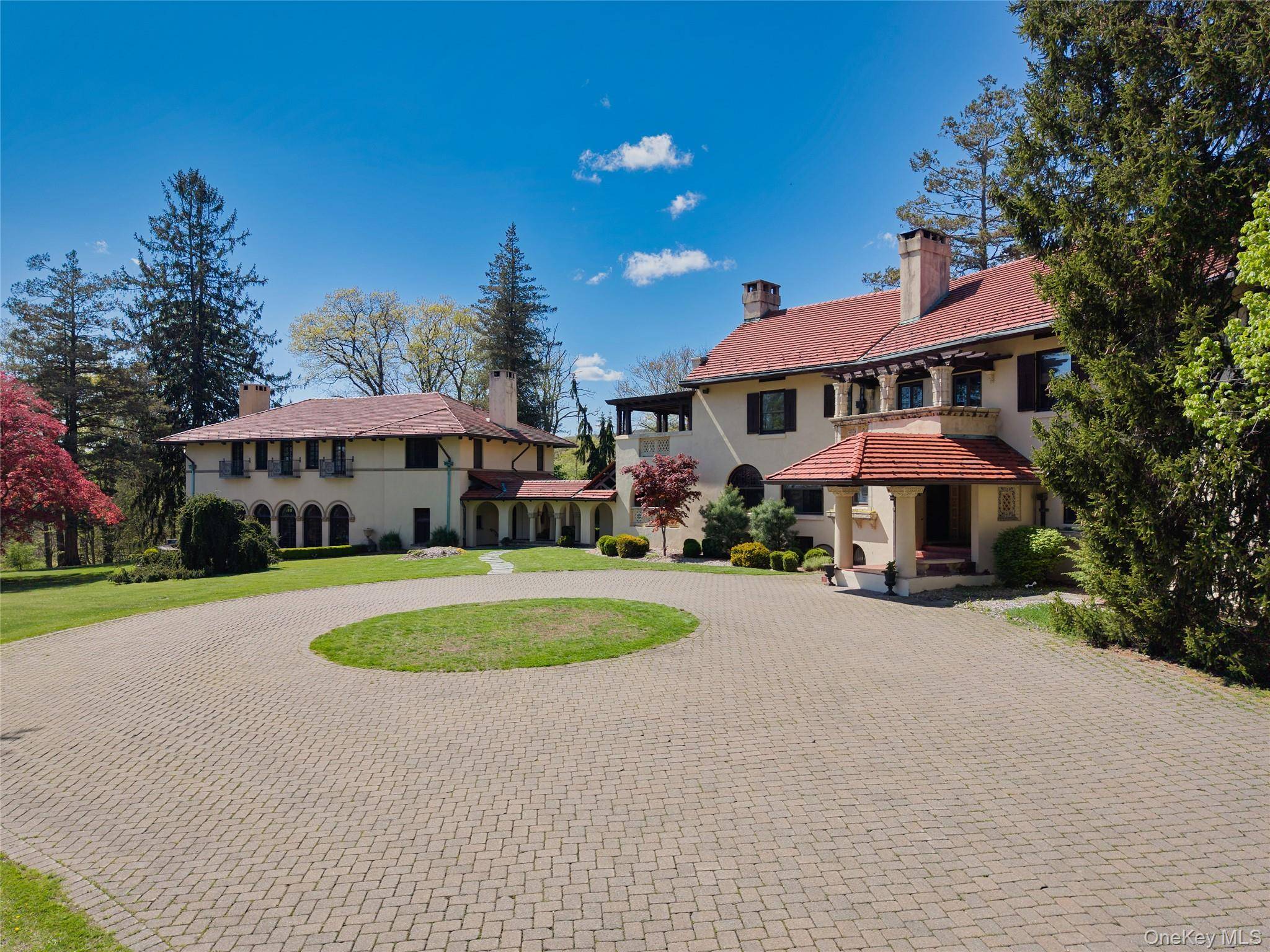 14 Castleton DR, Highland Mills, NY 10930