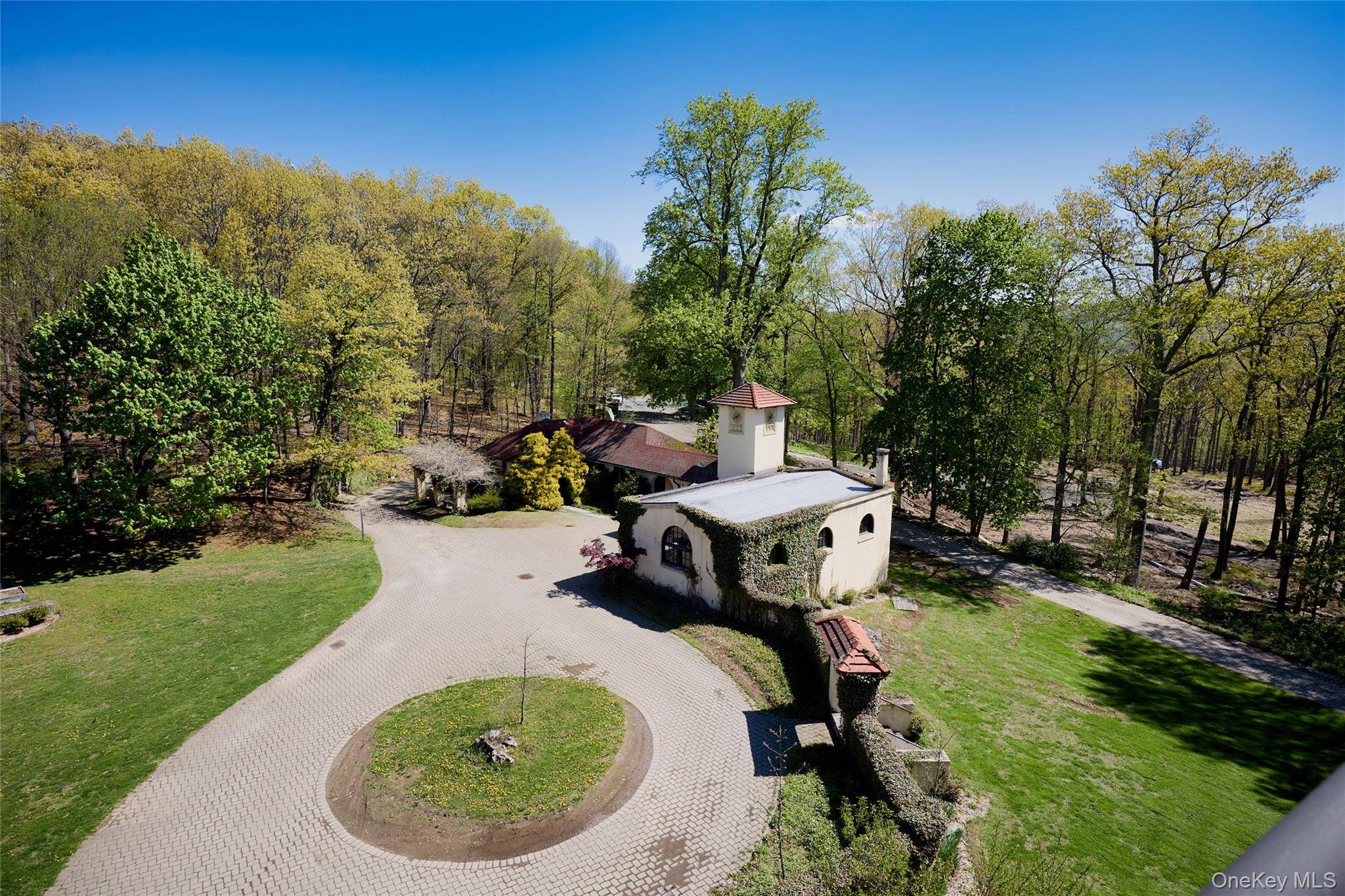 14 Castleton DR, Highland Mills, NY 10930