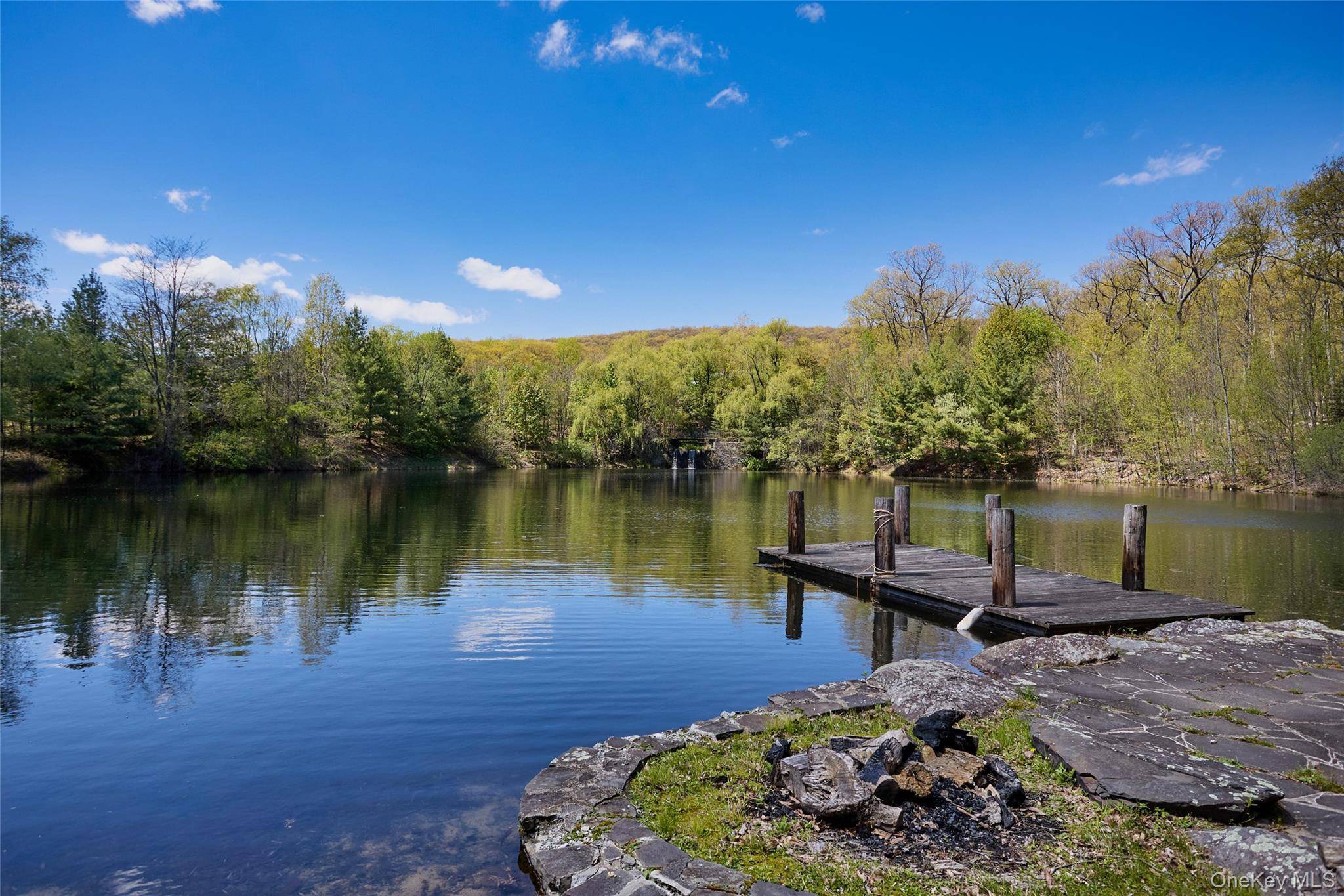 14 Castleton DR, Highland Mills, NY 10930