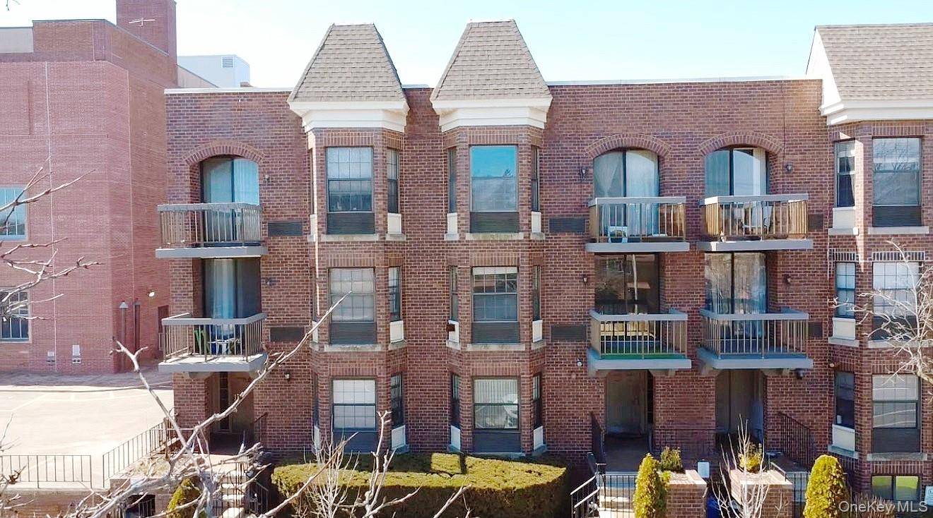 7124 164th ST #2FL, Fresh Meadows, NY 11365