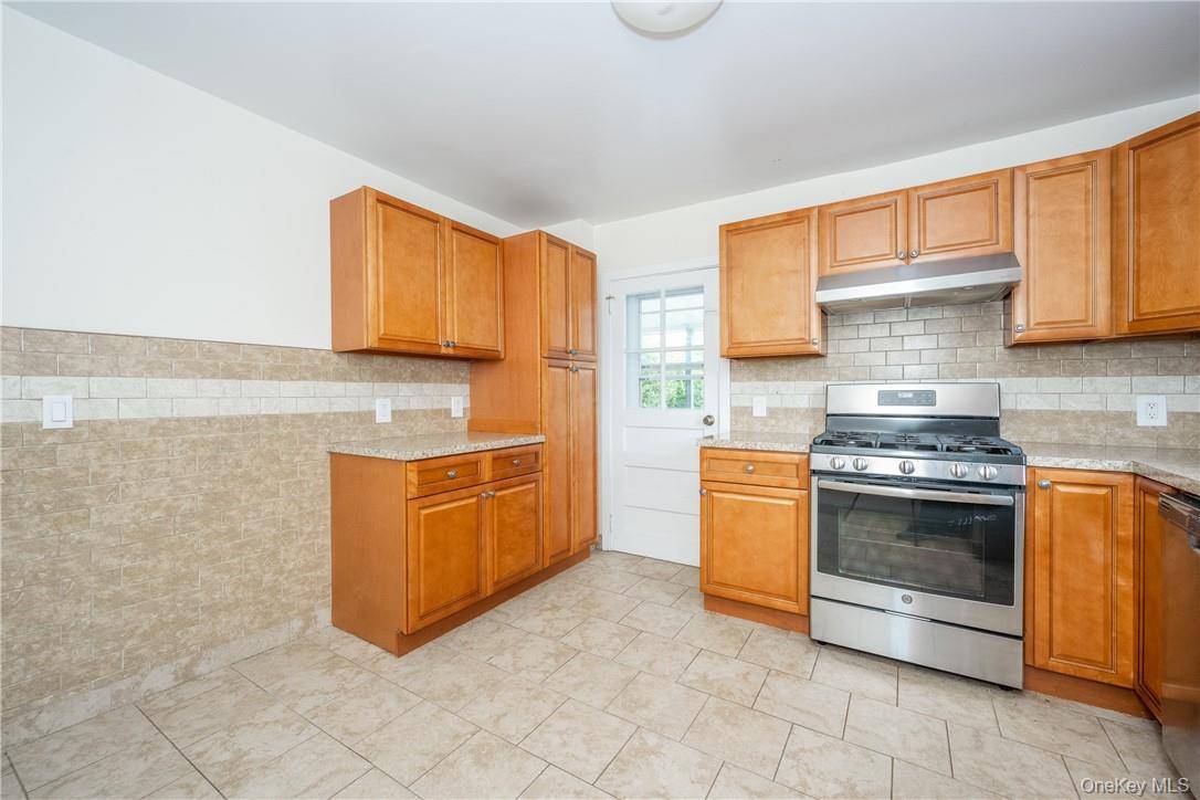 27 New ST, Eastchester, NY 10709