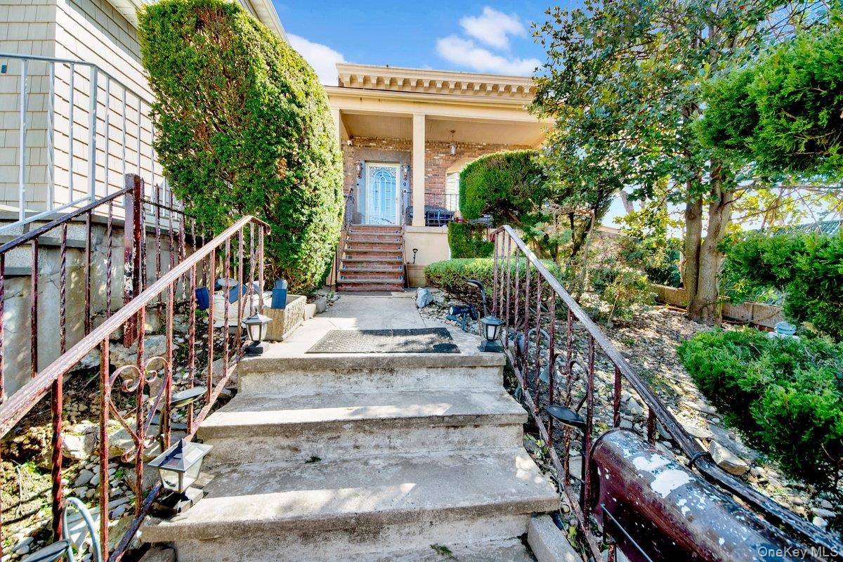 3252 Waterbury AVE, Bronx, NY 10465